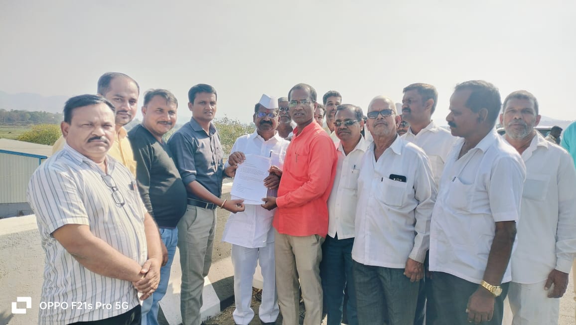 आमदार हिरामण खोसकर साहेब यांनी माणिकखांब येथे भेट देऊन मुंबई आग्रा नवीन रुंदीकरण च्या कामामुळे येणाऱ्या समस्या ची केली पाहणी