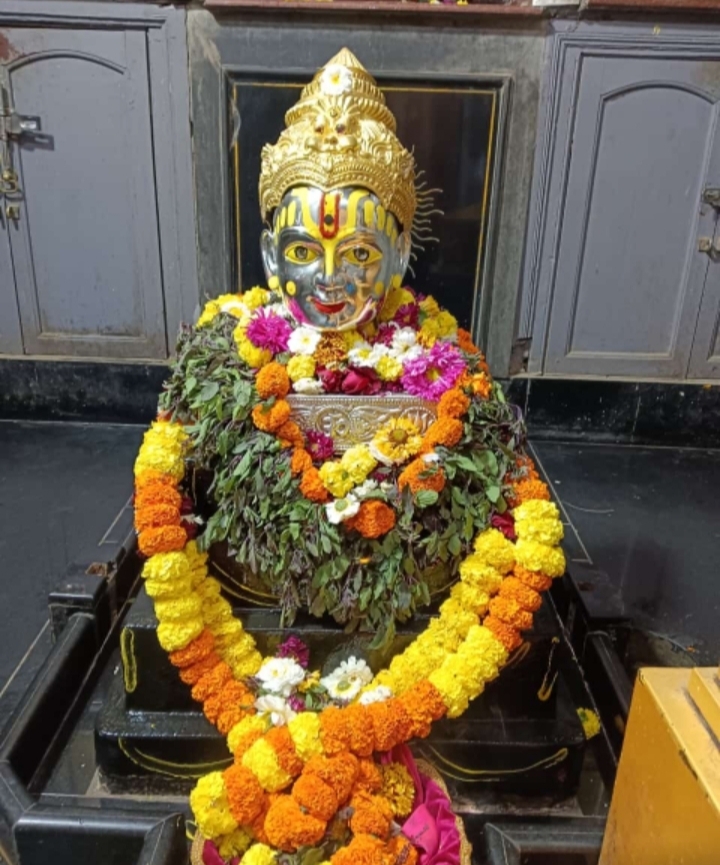 संत निवृत्तीनाथ यात्रा ट्रस्टला बारा लाखाचे उत्पन्न तर नगरपालिकेला 14 लाखाचे उत्पन्न.