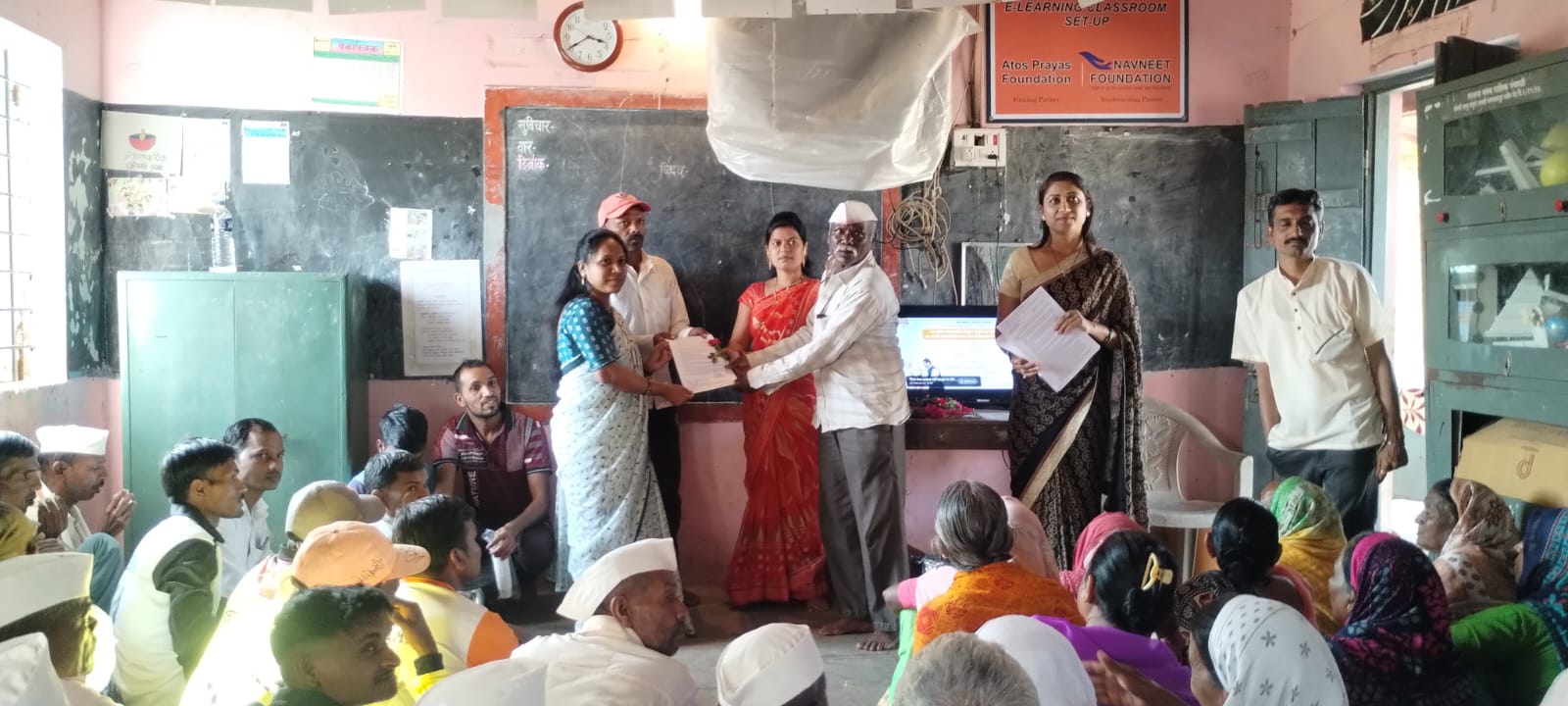 ग्रुप ग्रामपंचायत वाकी बिटोर्ली येथे प्रधानमंत्री आवास योजनेअंतर्गत लाभार्थ्यांना मंजुरी आदेश व पहिला हप्ता वितरण