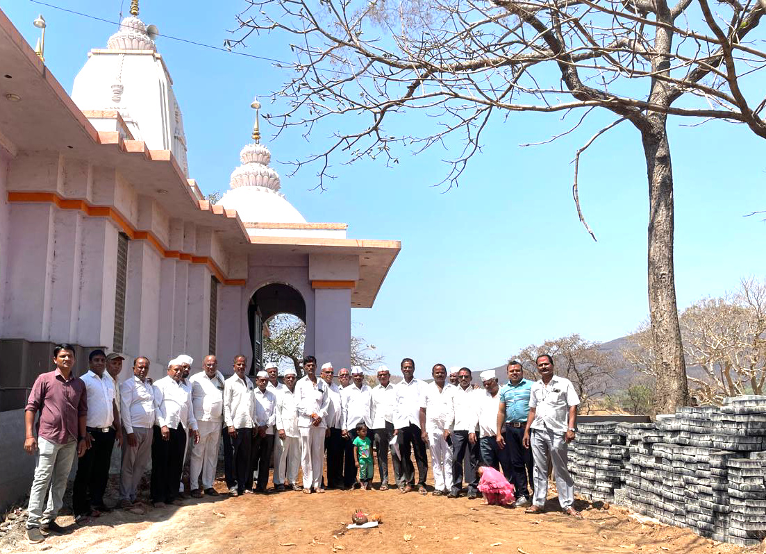 माणिकखांब येथील भैरवनाथ मंदिर परिसरात फेवर ब्लॉक कामाचे भूमिपूजन  संपन्न