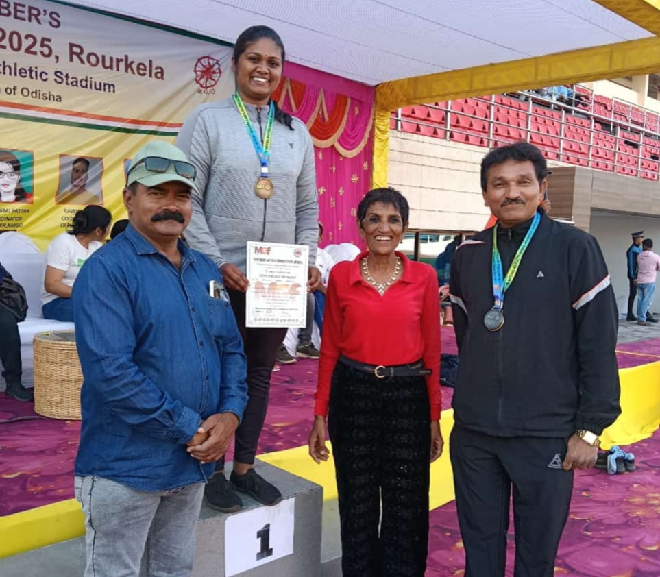 महिलांच्या शिरपेचात मानाचा तुरा ; 138 किलो वजन उचलून सुवर्ण पदकाला गवसणी