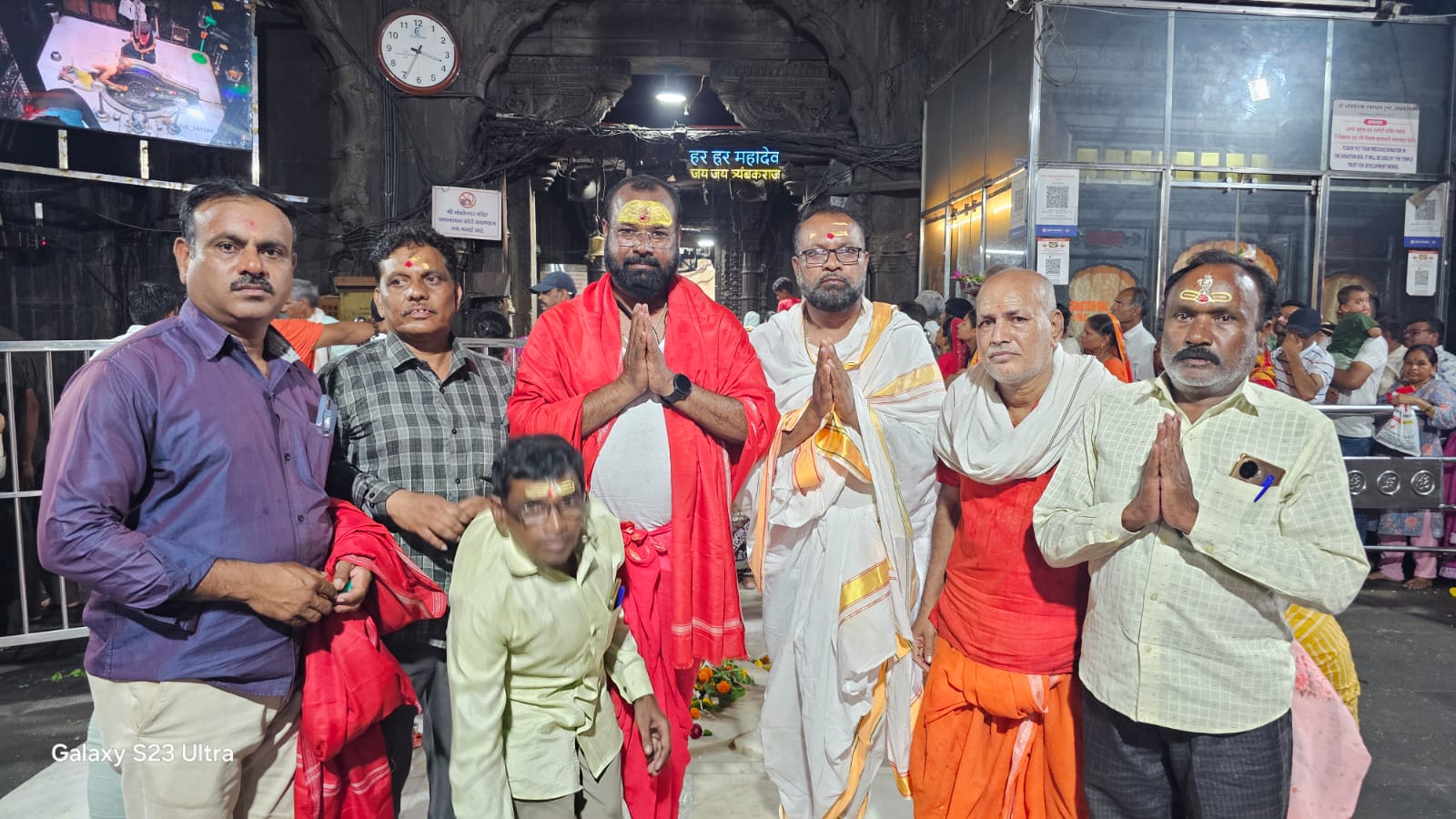 “त्र्यंबकराजा चरणी प्रार्थना अन् महाआरती; बच्चुभाऊ कडू यांच्या अन्नत्याग आंदोलनाला पाठिंबा देत प्रहार जनशक्ती पक्षाचा निर्धार”